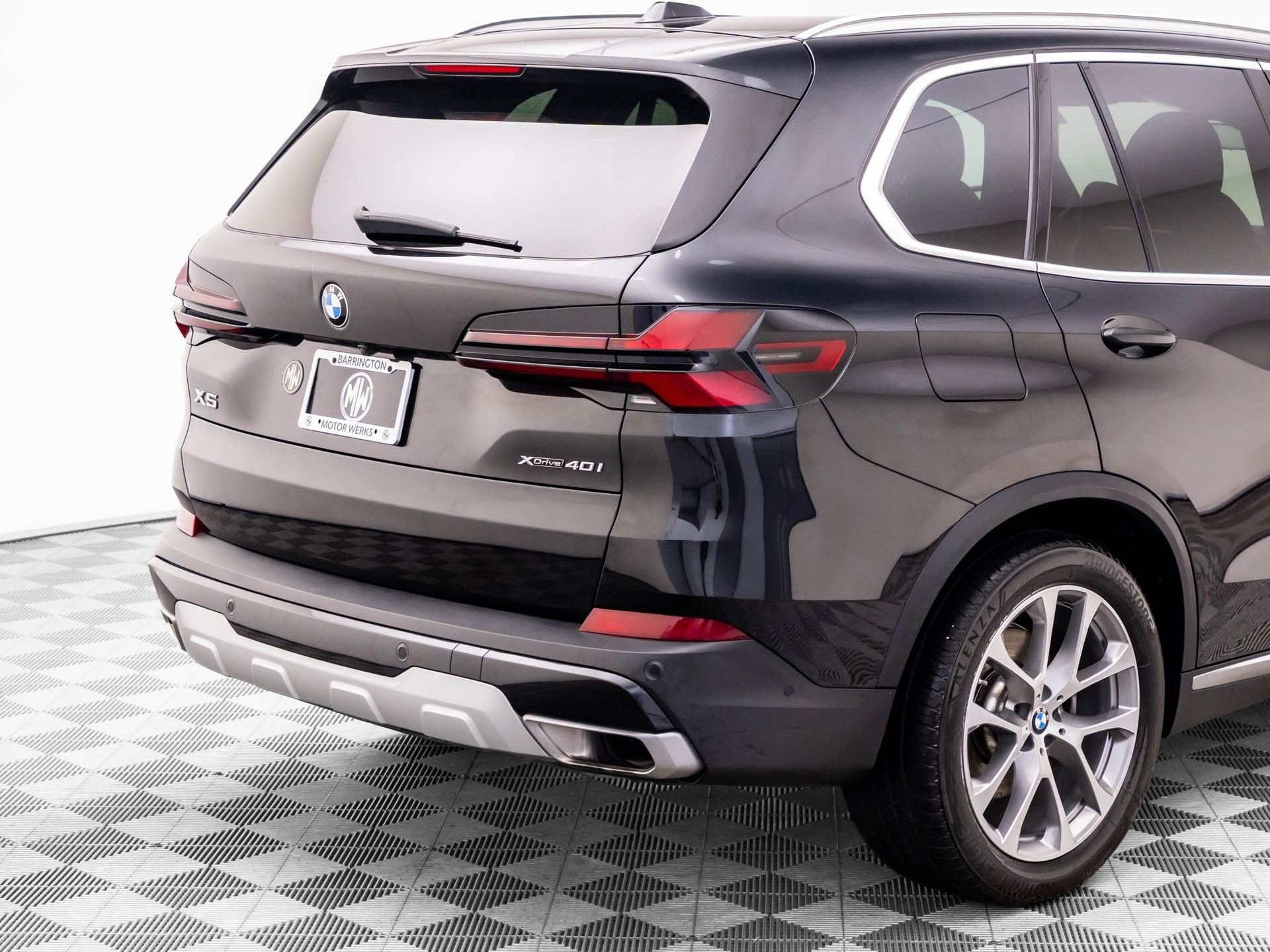 Used 2024 Black Sapphire Metallic BMW xDrive40i image 35
