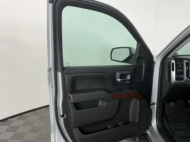 Used 2018 Quicksilver Metallic GMC SLE image 11