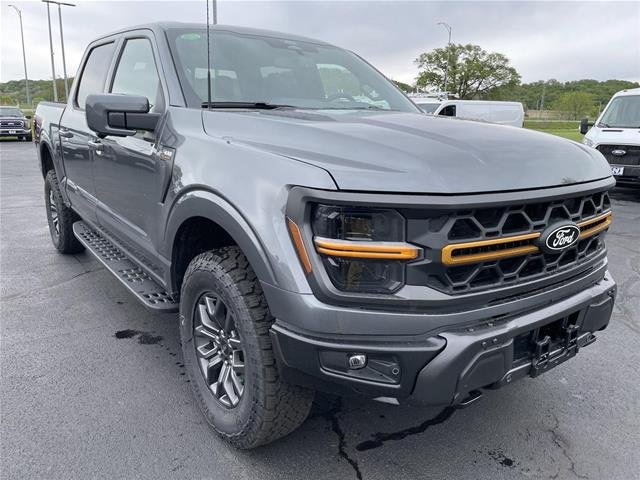 New 2026 Carbonized Gray Metallic Ford Tremor® image 46