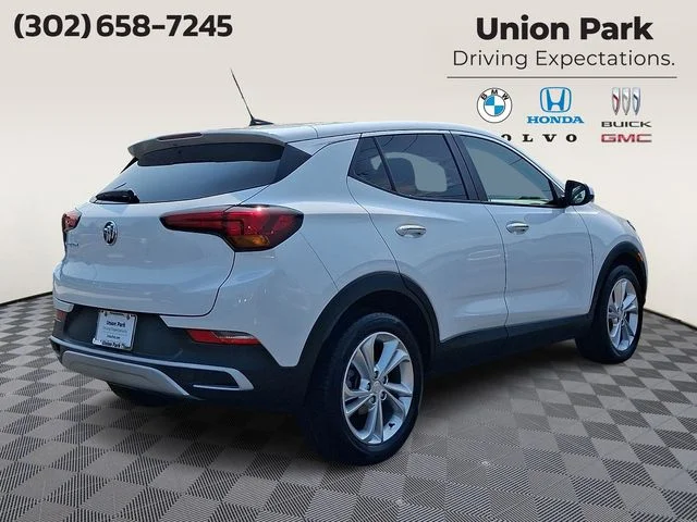 Used 2023 Summit White Buick Preferred image 4