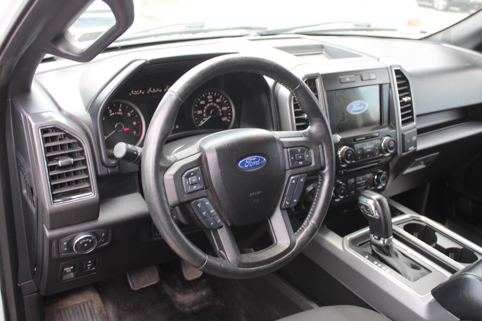 Used 2018 Oxford White Ford XLT image 9