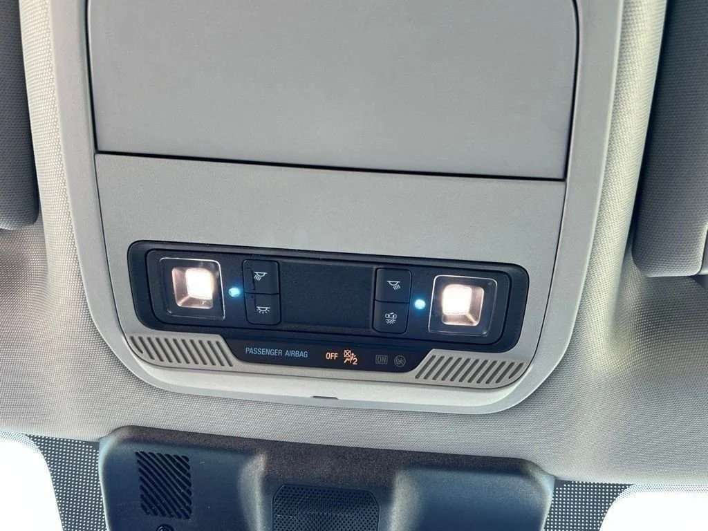 Used 2025 Gray Metallic Ford XLT image 28