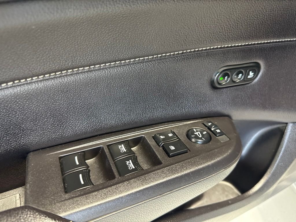 Used 2022  Acura Premium Package image 13