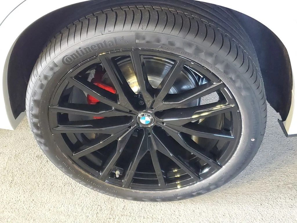 Used 2026 White BMW sDrive40i image 5