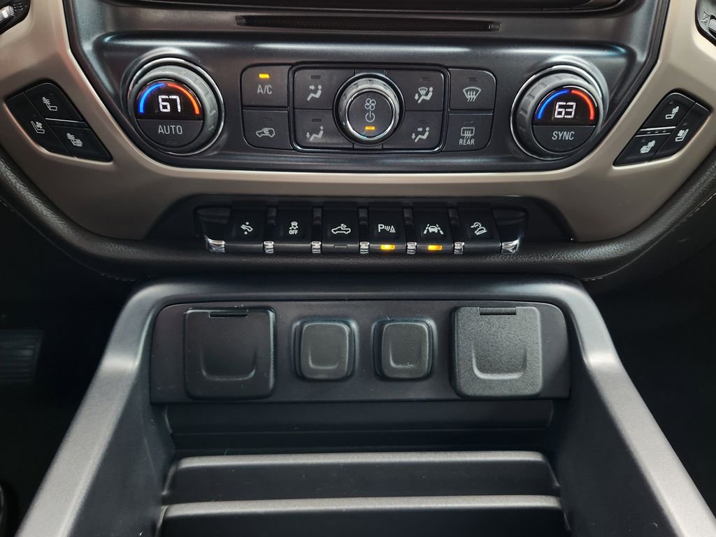 Used 2018 Silver GMC Denali image 20