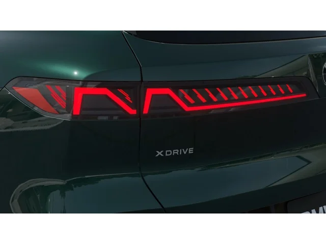 New 2027 Vancouver Green Metallic BMW 40 xDrive image 8