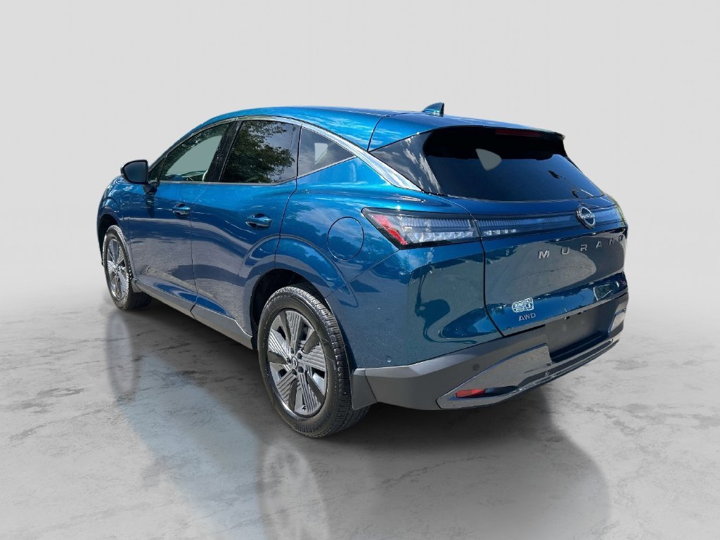 Used 2025 Blue Nissan SL image 3