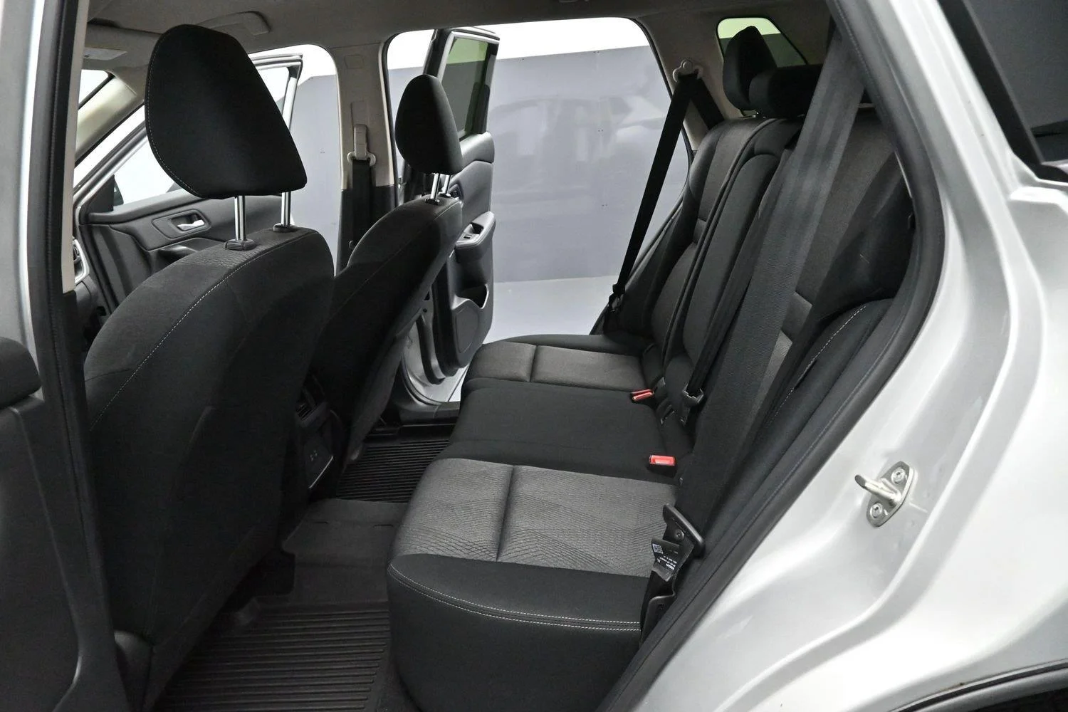 Used 2024 Silver Nissan SV image 26
