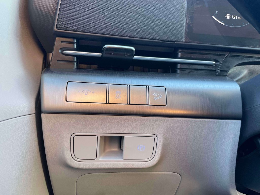 Used 2024 Gray Hyundai SEL image 19
