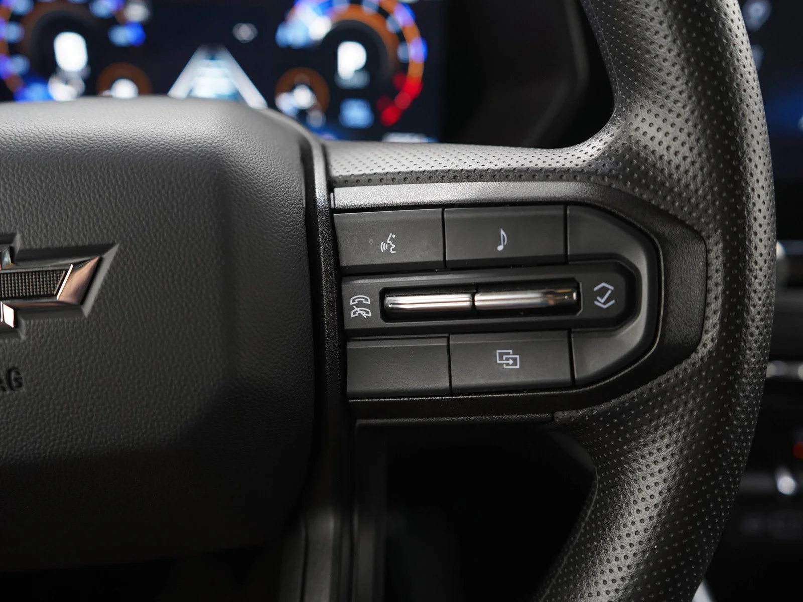 Used 2024 Glacier Blue Metallic Chevrolet Trail Boss image 24