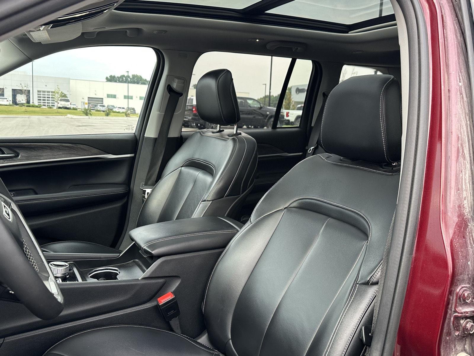 Used 2024 Velvet Red Pearlcoat Jeep Limited image 8