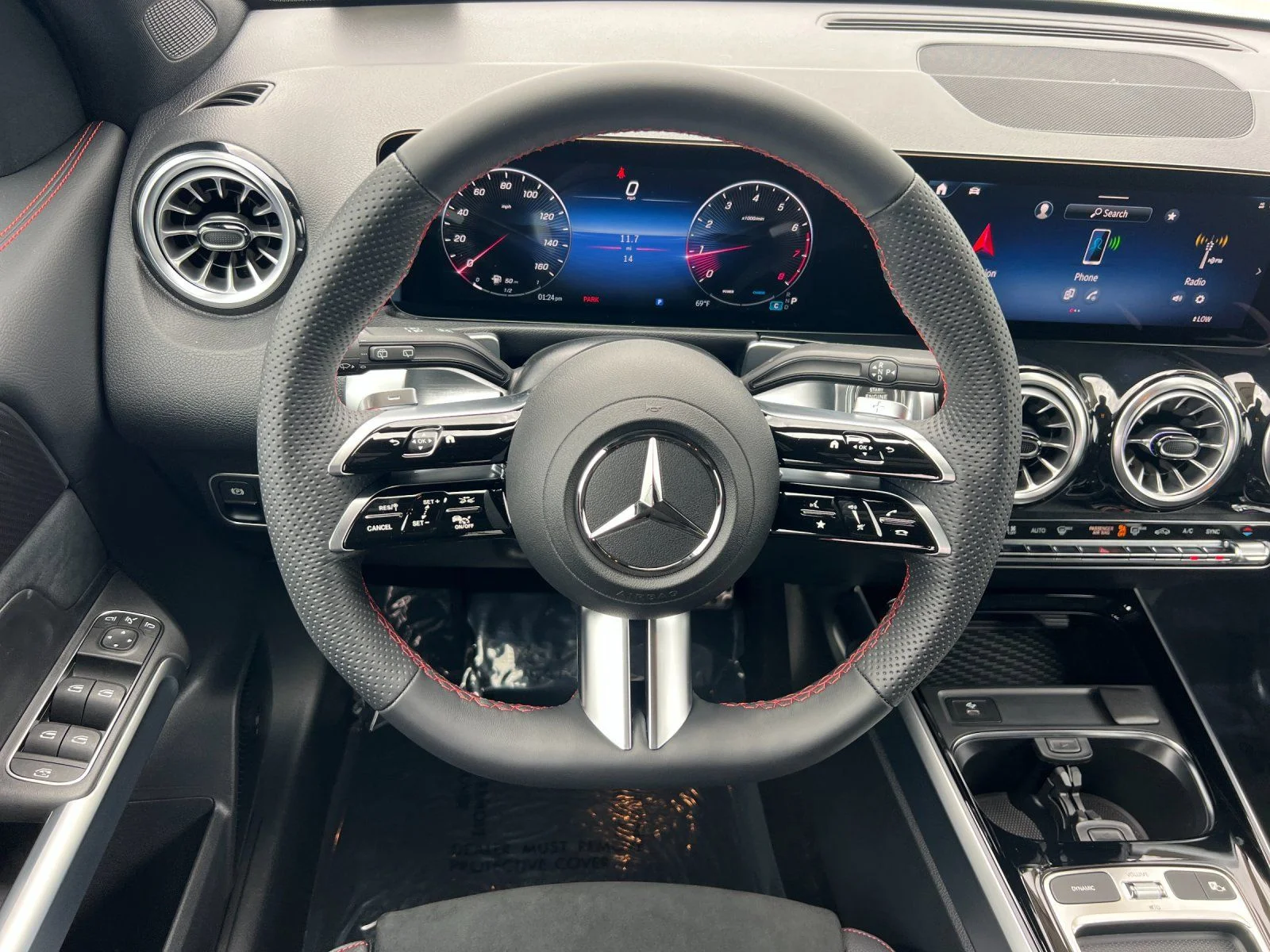 New 2026 White Mercedes-Benz GLB 250 image 16