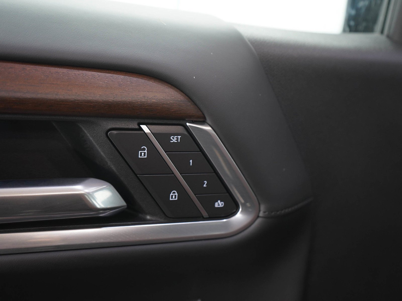 Used 2025 Black GMC Denali Ultimate image 23