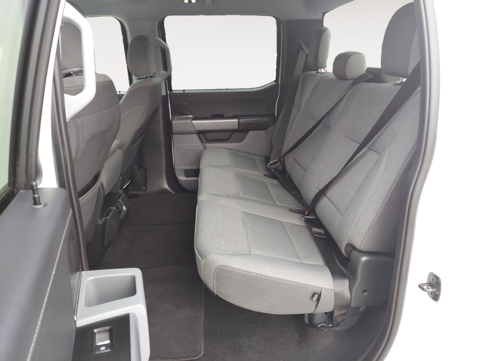 Used 2025 Oxford White Ford XLT image 23
