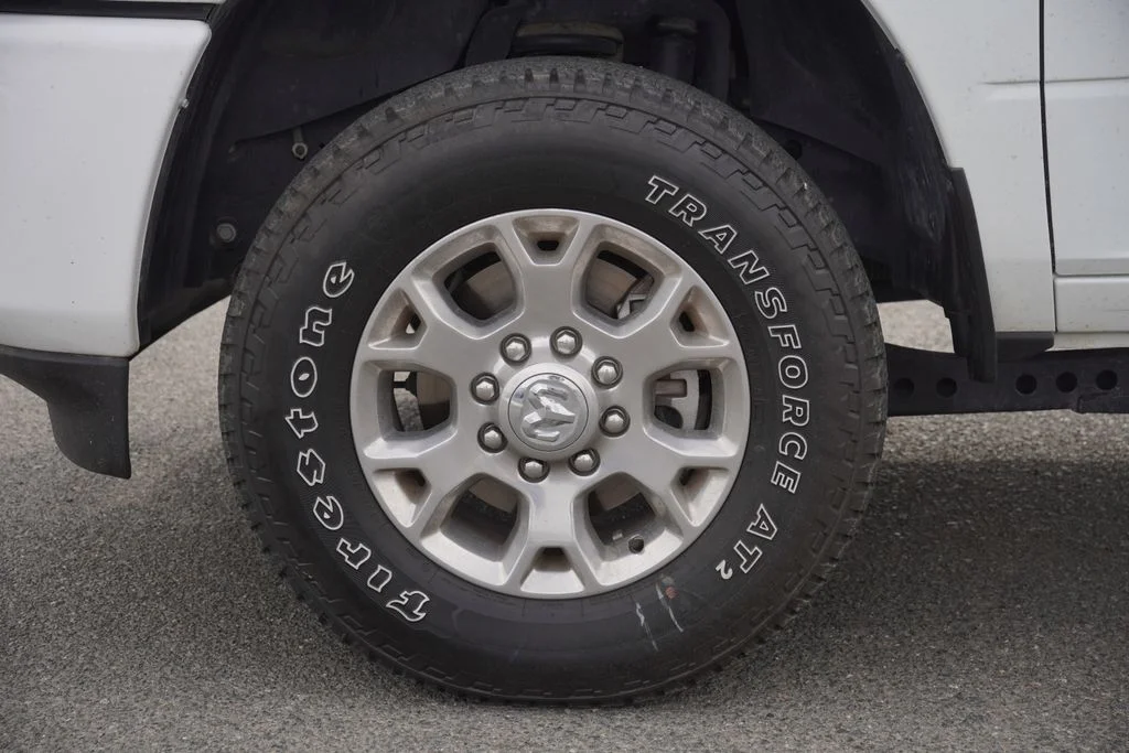 Used 2024 White Ram Laramie image 3