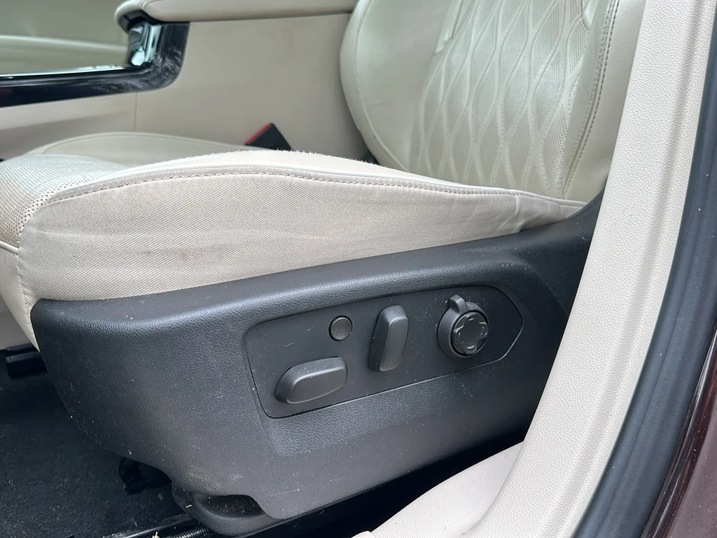 Used 2021 Red Buick Avenir image 18