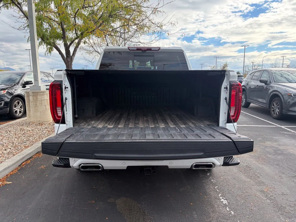Used 2025 White GMC Denali image 7