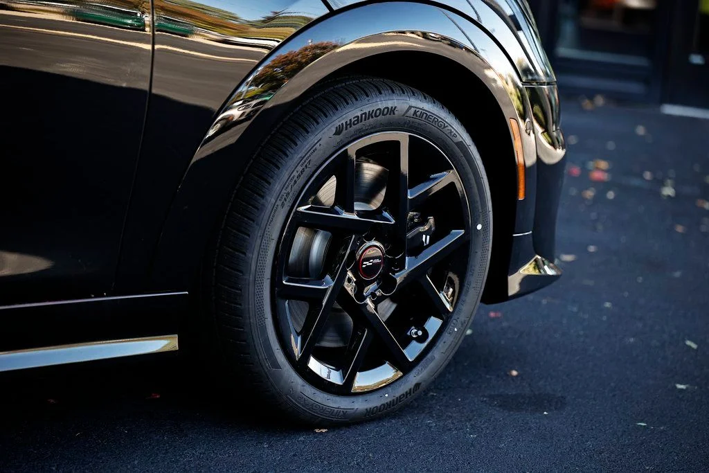 New 2026 Midnight Black MINI Iconic image 5