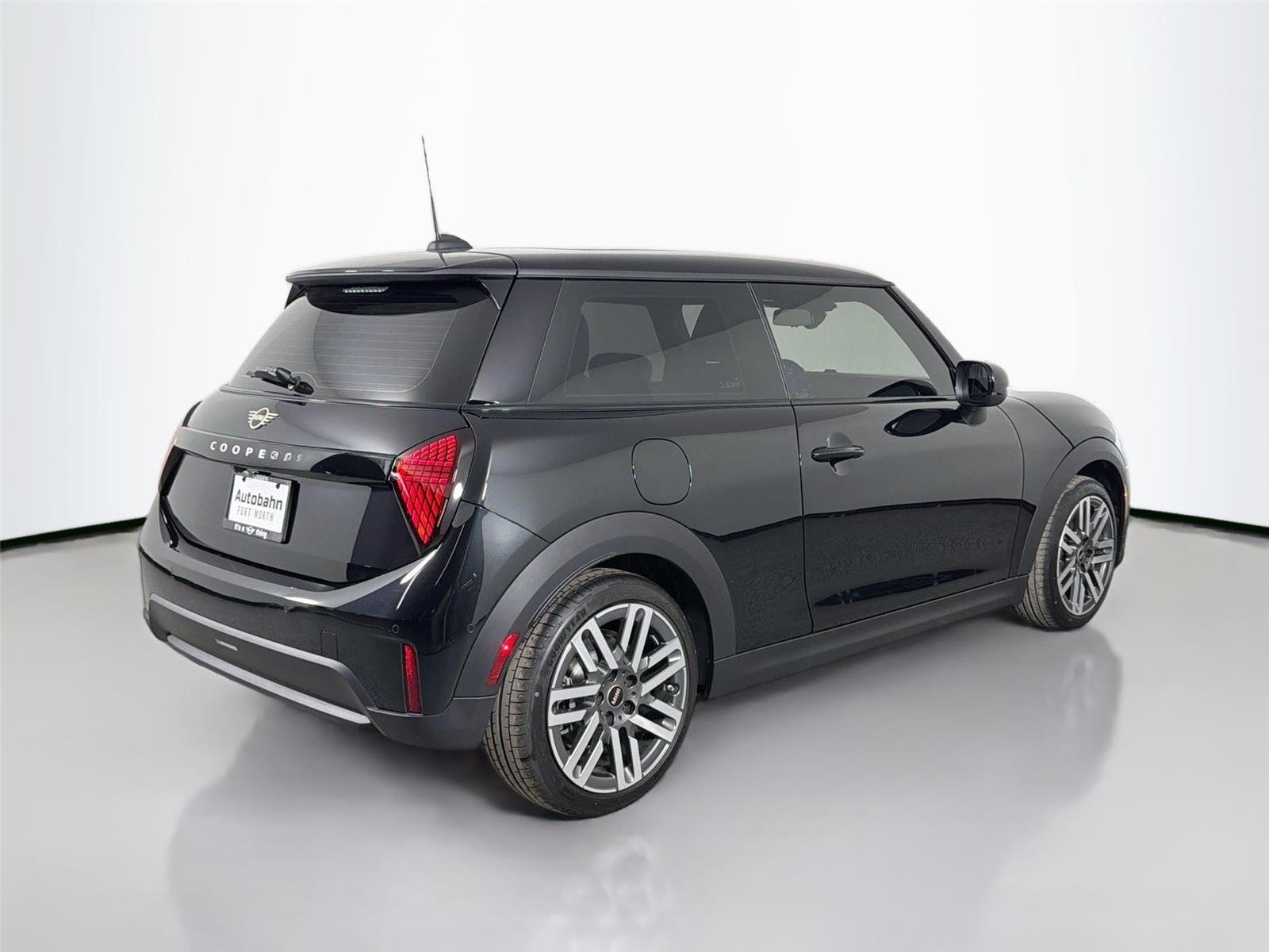New 2026 Midnight Black II Metallic MINI Signature Plus image 5