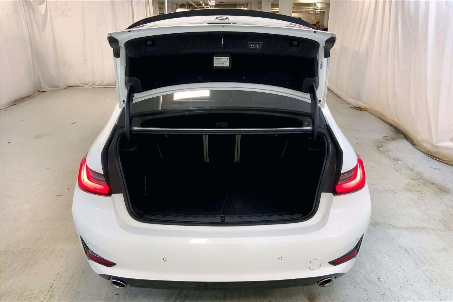 Used 2021 Alpine White BMW 330i xDrive image 33