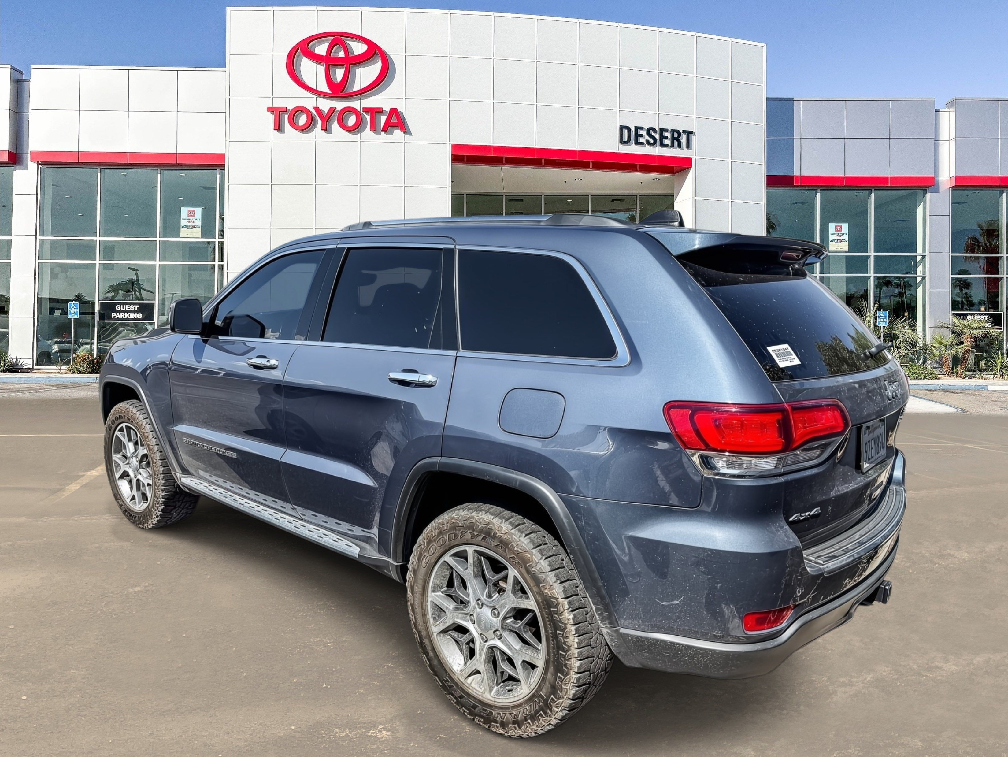 Used 2020 Slate Blue Pearlcoat Jeep Limited image 4