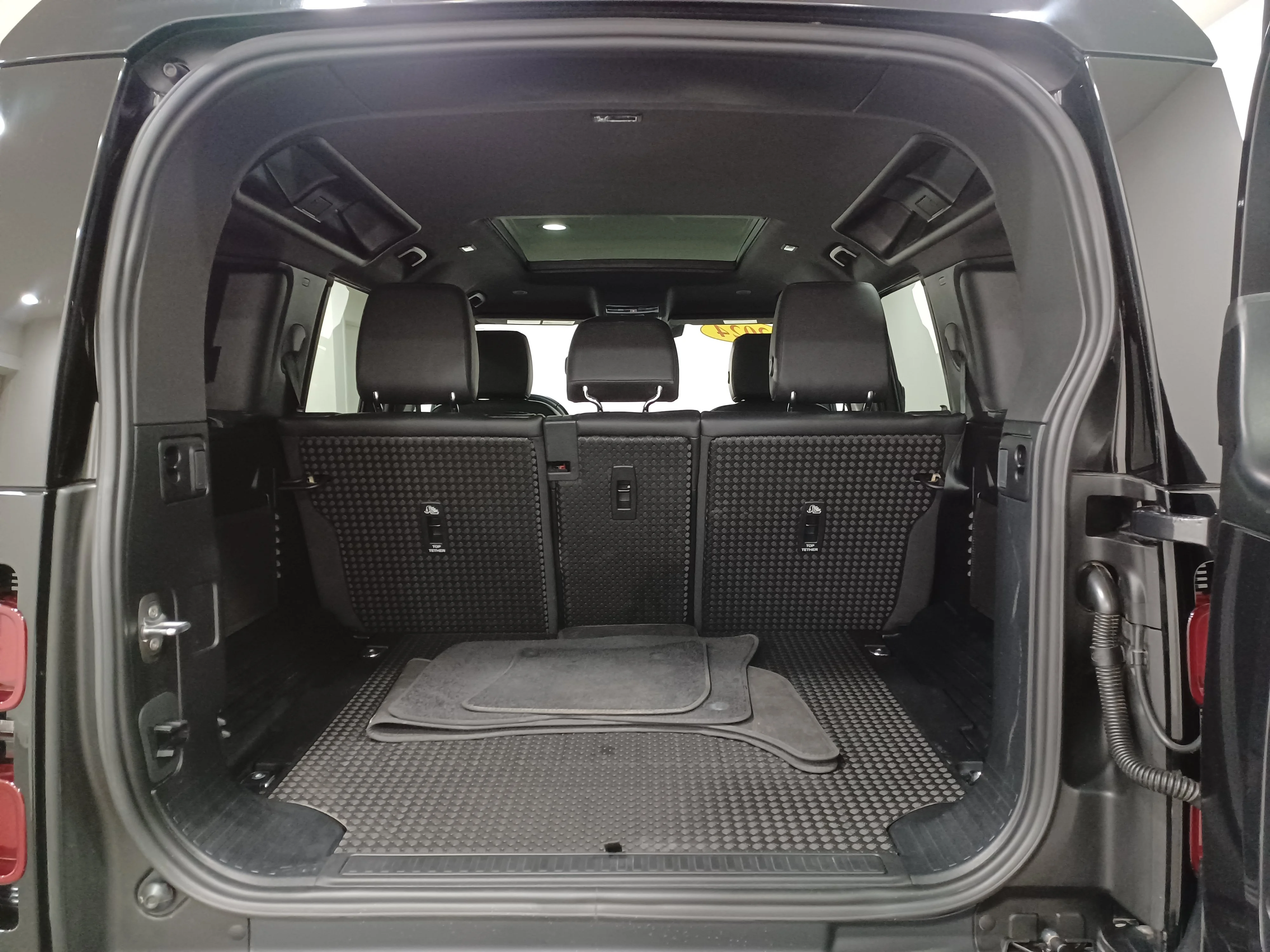 Certified Used 2024 Gray Land Rover X-Dynamic SE image 24