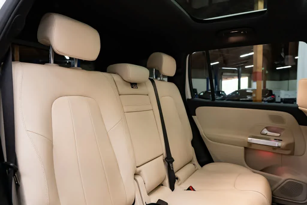 Used 2024 Polar White Mercedes-Benz EQB 300 image 27