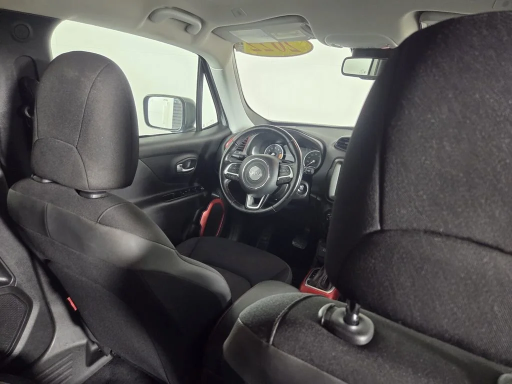 Used 2020 Glacier Metallic Clearcoat Jeep Trailhawk image 32