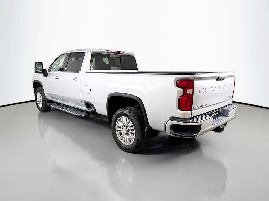 Used 2022 Silver Ice Metallic Chevrolet High Country image 5