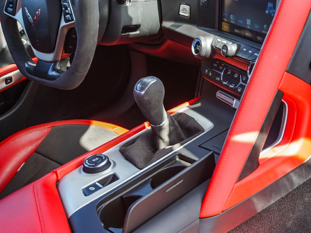 Used 2018 White Chevrolet Grand Sport image 14