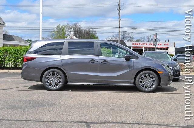 New 2026 Modern Steel Metallic Honda Touring image 2
