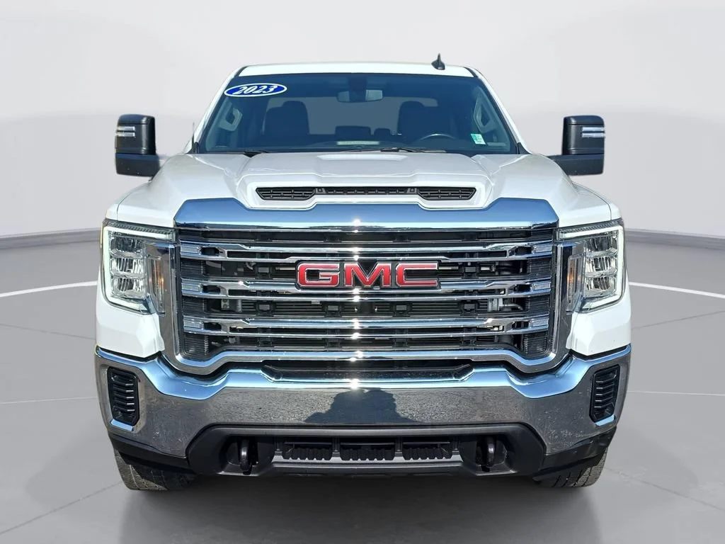 Used 2023 SUMMIT WHITE GMC SLE image 10