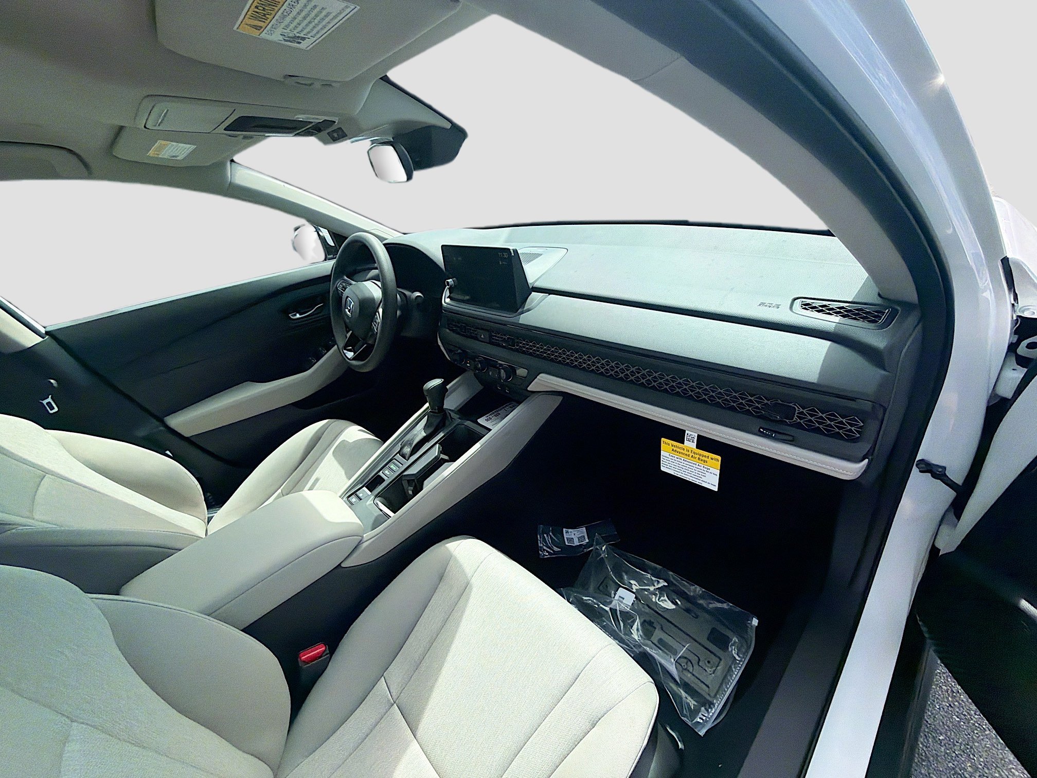 New 2026 Platinum White Pearl Honda LX image 24