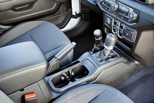 New 2026 Bright White Clear-Coat Exterior Paint Jeep Sport image 16