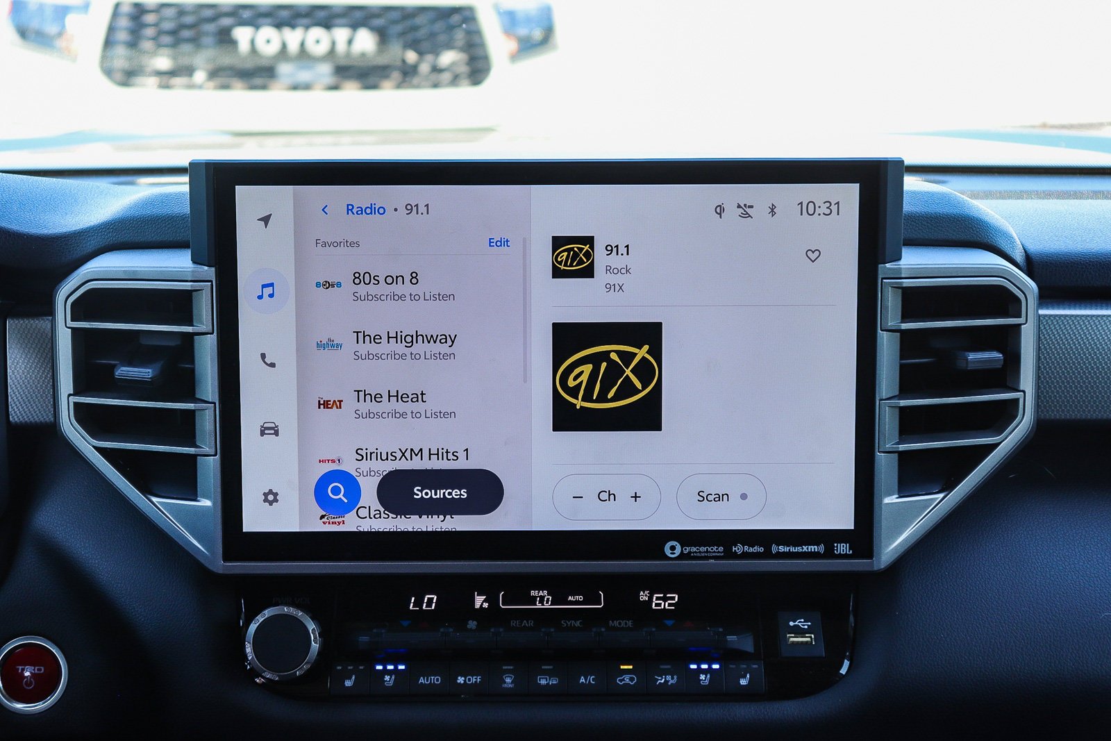 Certified Used 2023  Toyota Limited image 16