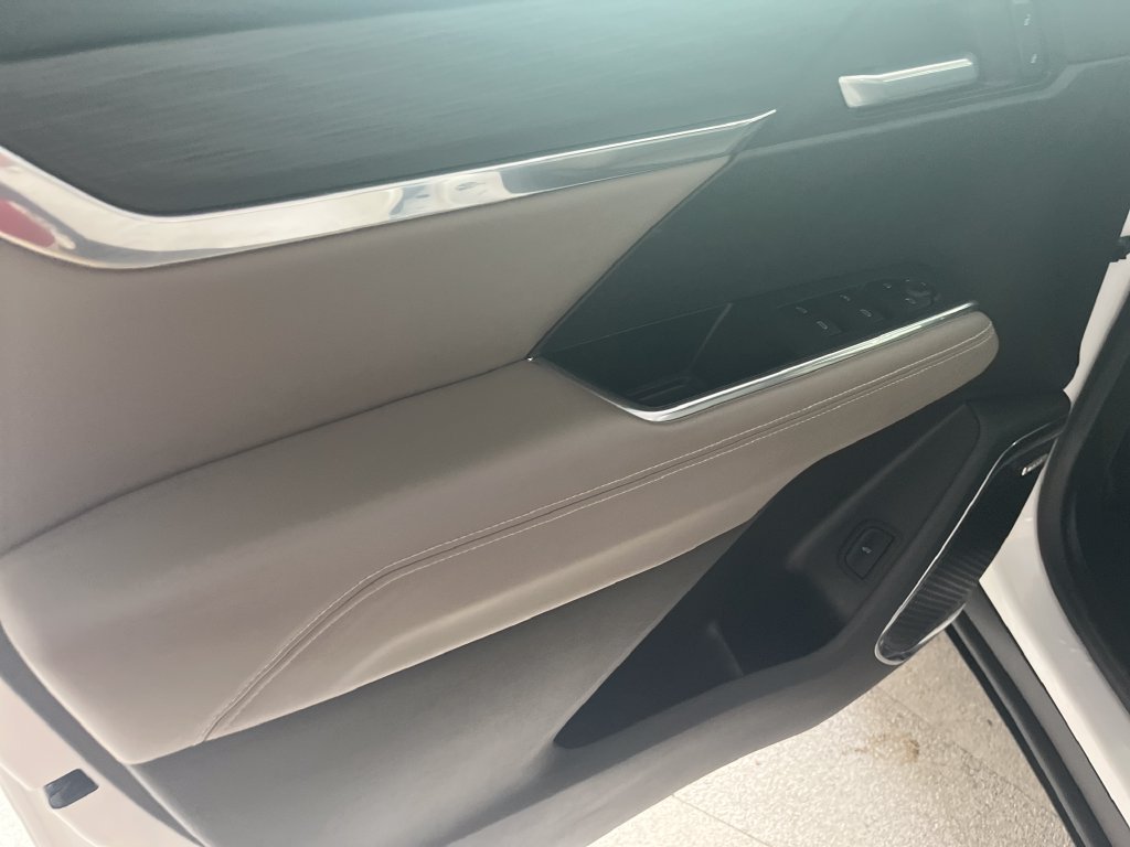 Used 2026 White GMC Elevation image 11