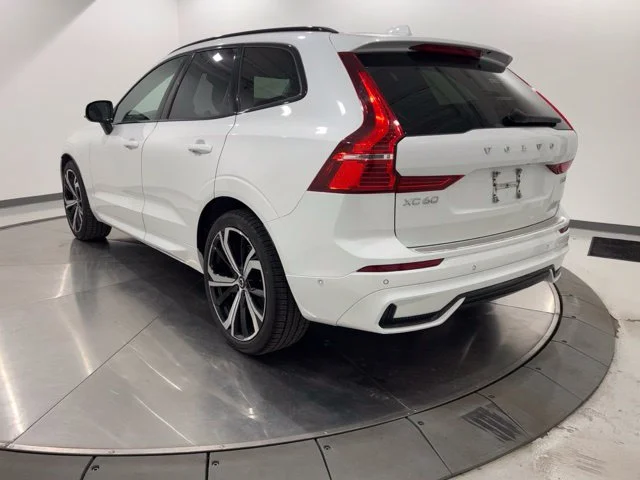 Used 2024 Crystal White Volvo Ultimate image 3