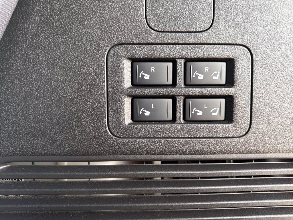 2025 Nissan Armada Platinum - Photo 36