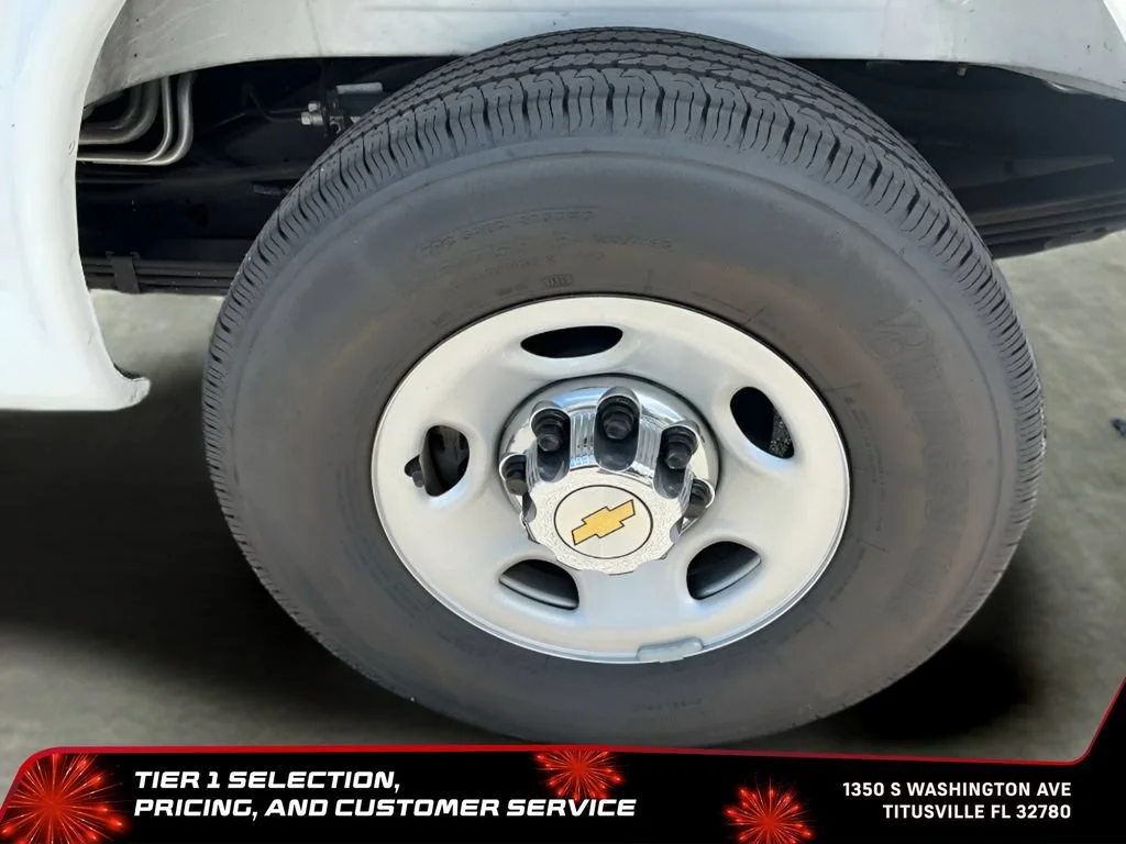 Used 2025 Summit White Chevrolet 1LT image 39