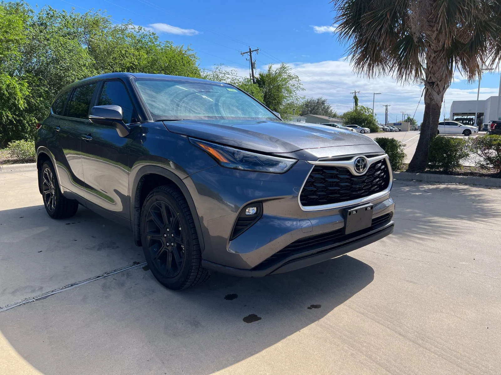 Used 2023 Gray Toyota LE image 6