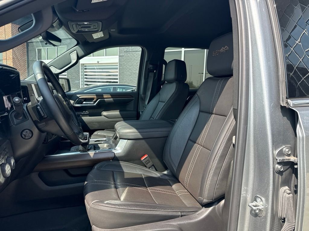 Used 2024 Sterling Gray Metallic Chevrolet High Country image 4