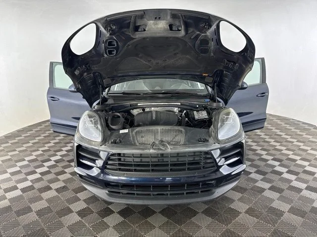 Used 2020  Porsche Base image 13