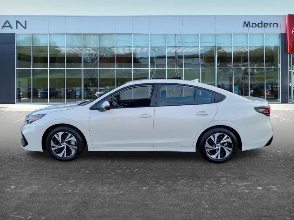 Used 2025 Crystal White Pearl Subaru Premium image 8