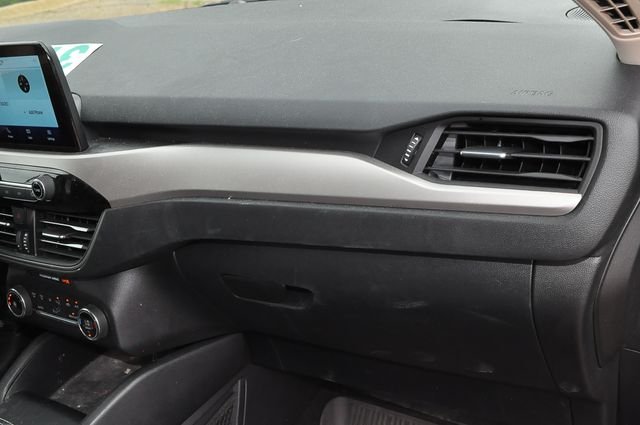 Used 2020 Black Ford SE image 14