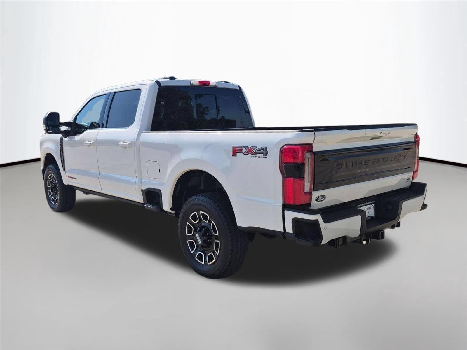 New 2027 Star White Metallic Tri-Coat Ford F-250® Platinum® image 3