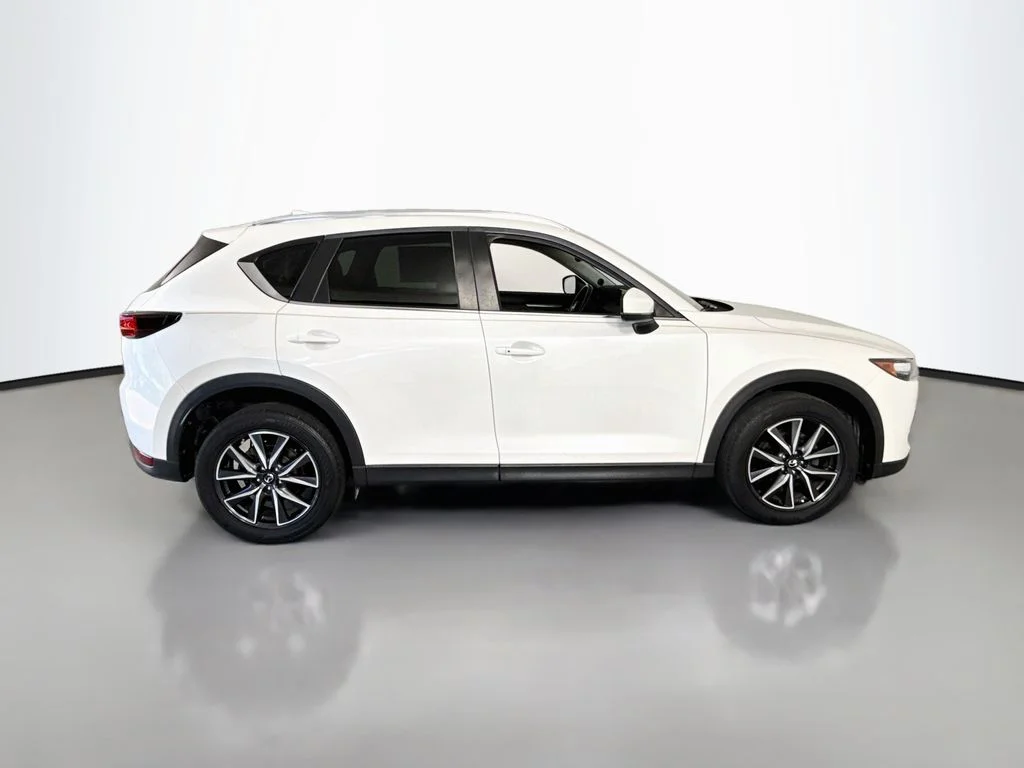 Used 2018 Snowflake White Pearl Mica Mazda Touring image 13
