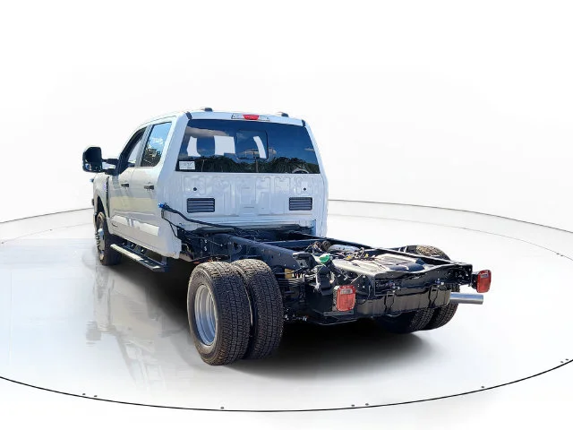 New 2027 Oxford White Ford XL 4WD CREW CAB image 7