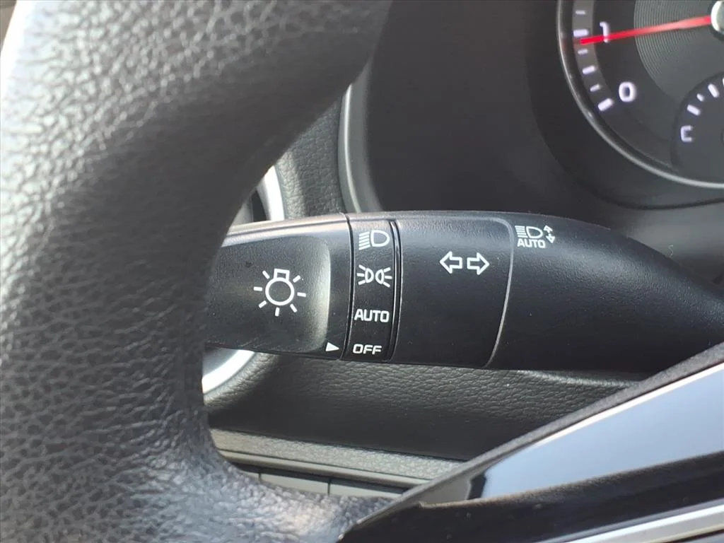 2024 Kia Forte LXS - Photo 23