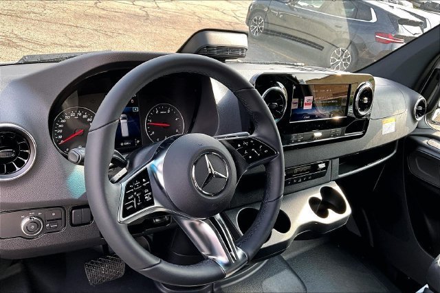 New 2026 Arctic White Mercedes-Benz Cargo 144 WB image 36