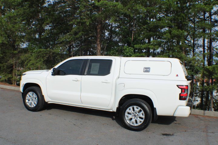 Used 2023 Glacier White Nissan SV image 3